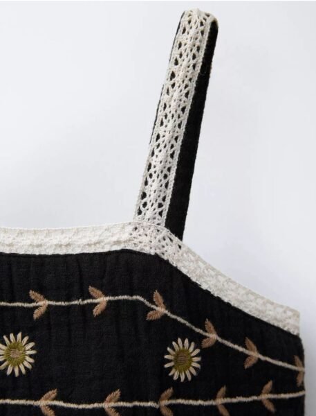 TEXTURED DRESS WITH FLORAL EMBROIDERY - Image 3