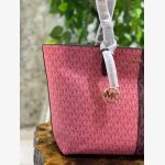 JET SET MEDIUM TWO-TONE LOGO TOTE SHOULDER BAG - Image 6