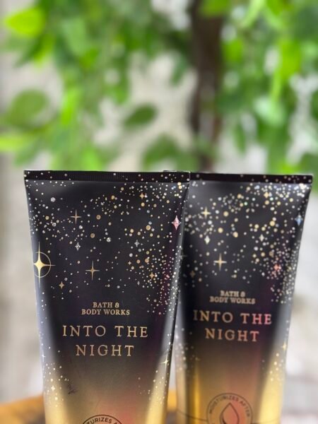 INTO THE NIGHT MOISTURIZING BODY WASH - Image 3