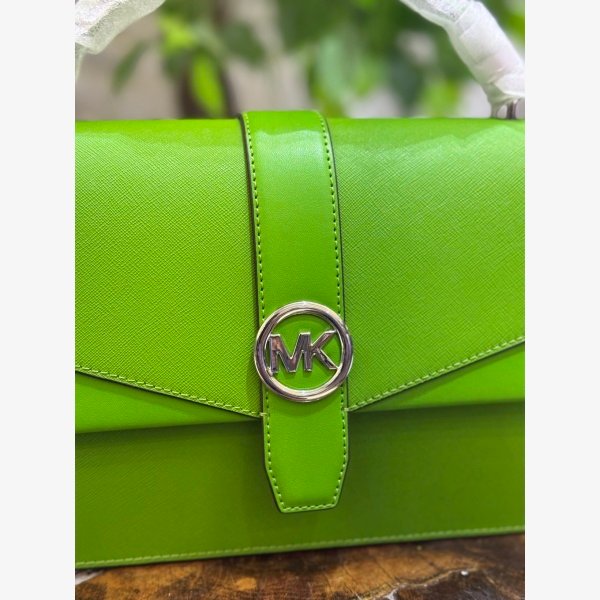 GREENWICH MEDIUM SIGNATURE LOGI SATCHEL - Image 10