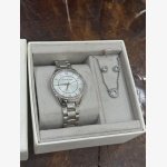 LAURYN THREE-HAND STAINLESS STEEL WATCH, EARRINGS AND NECKLACE GIFT SET