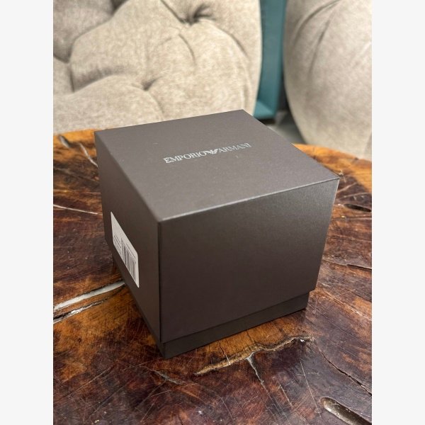 RECTANGULAR BLACK DIAL WATCH - Image 9