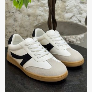 CONTRAST PANEL LOW-TOP TRAINERS