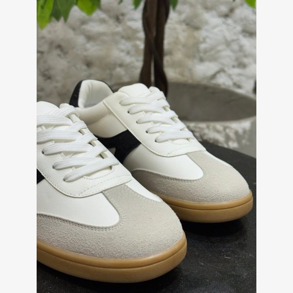 CONTRAST PANEL LOW-TOP TRAINERS - Image 6