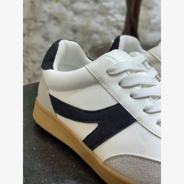 CONTRAST PANEL LOW-TOP TRAINERS - Image 4