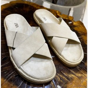 CROSSOVER LEATHER SANDALS