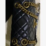 Kurt Geiger London Brixton Quilted Lock Bag in black - Image 3