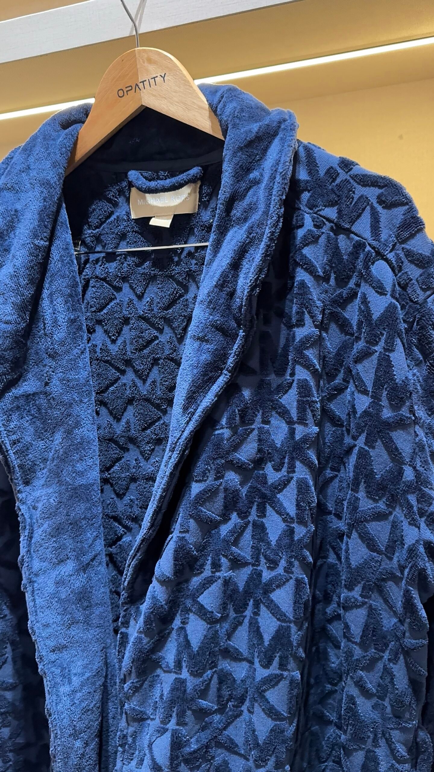 img_5206 MK BATHROBE - Image 1