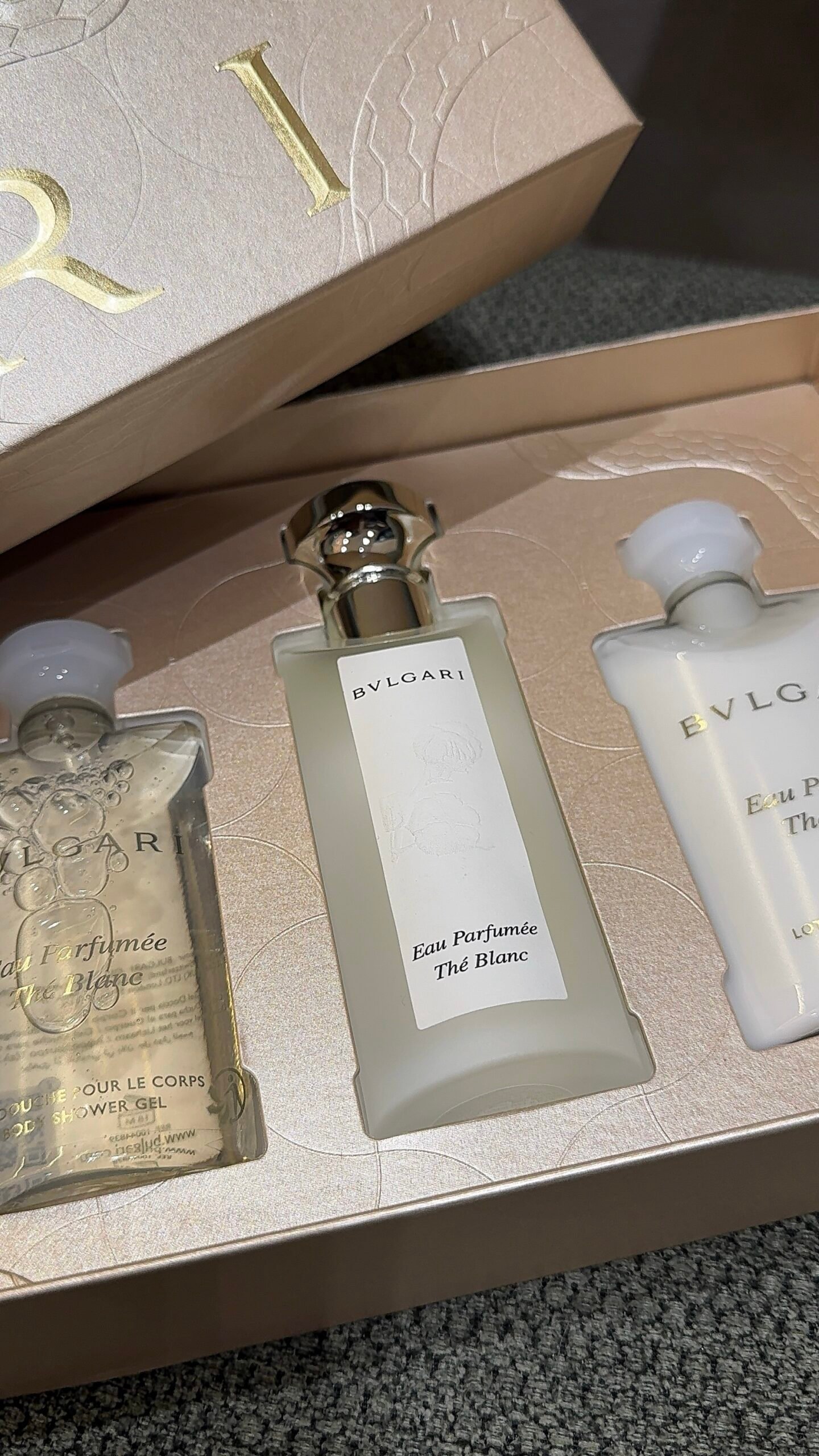 img_5253 BVLGARI Eau perfumée Thé Blanc - Image 1