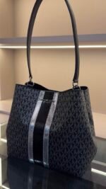 MICHAEL KORS-
Pratt Medium Signature Logo and Metallic Shoulder Bag