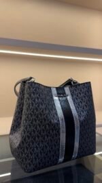 MICHAEL KORS-
Pratt Medium Signature Logo and Metallic Shoulder Bag - Image 2