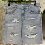 DISTRESSED DEANIM SHORTS