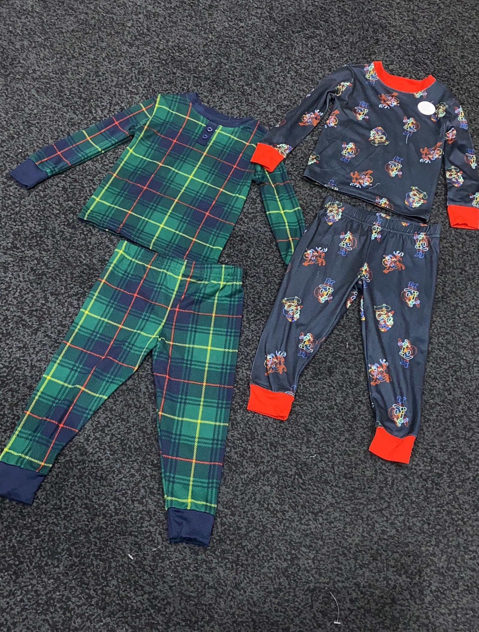 19385f2d-0be0-4956-a373-9cc7f658dbcf 4PIECE PAJAMA SET - Image 1