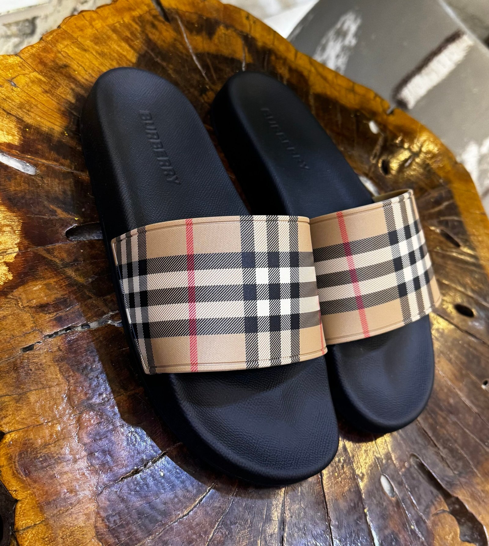 img_0841-2 BURBERRY FURLEY VINTAGE CHECK SLIDE - Image 1