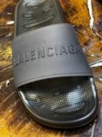 LOGO EMBOSSED RUBBER POOL SLIDE - Image 2