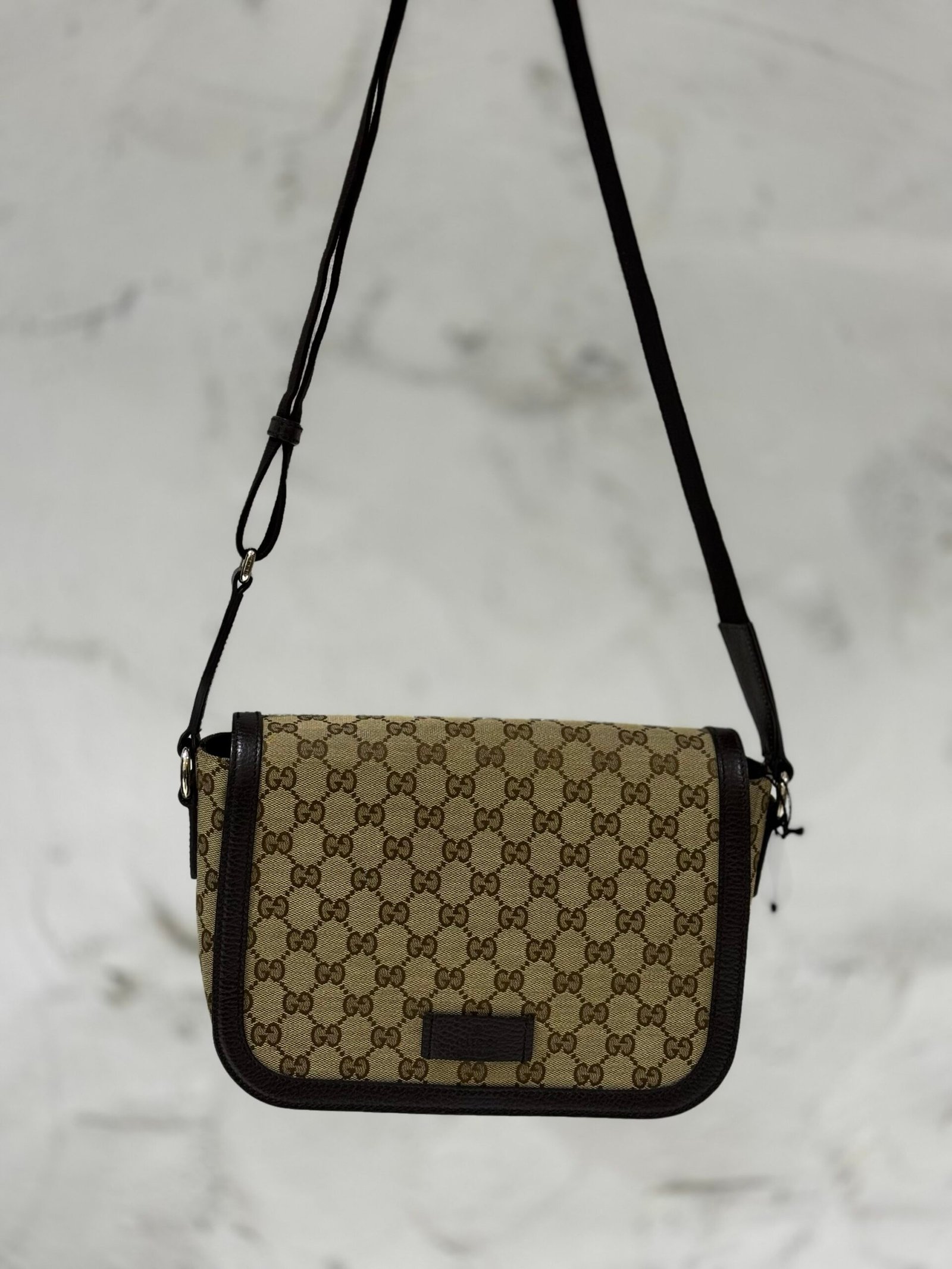 img_1920 GG CANVAS FLAT SHOULDER MESSENGER - Image 1