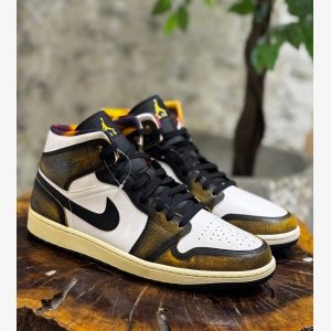 AIR JORDAN 1 MID SE- ON SALE