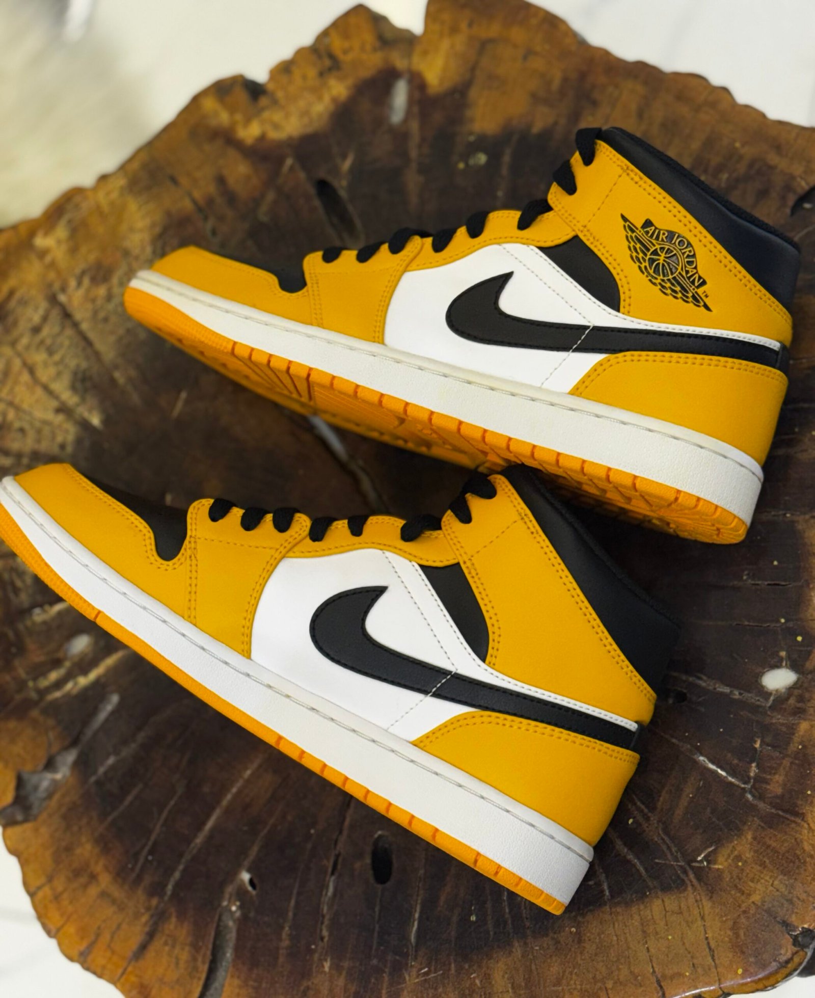 img_2636-2 AIR JORDAN 1 MID - Image 1