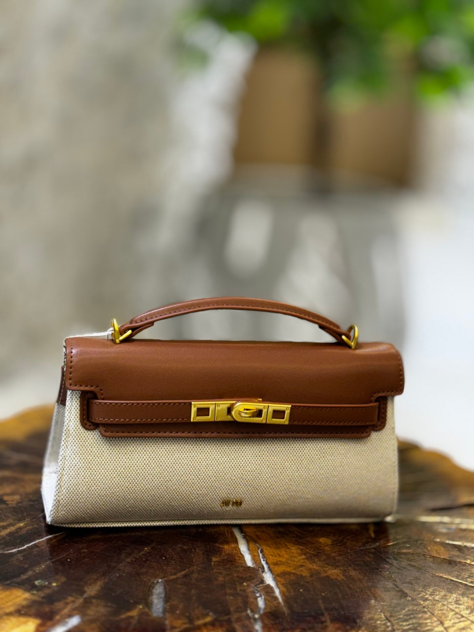 img_3909 NOOR TOP HANDLE BAG - Image 1