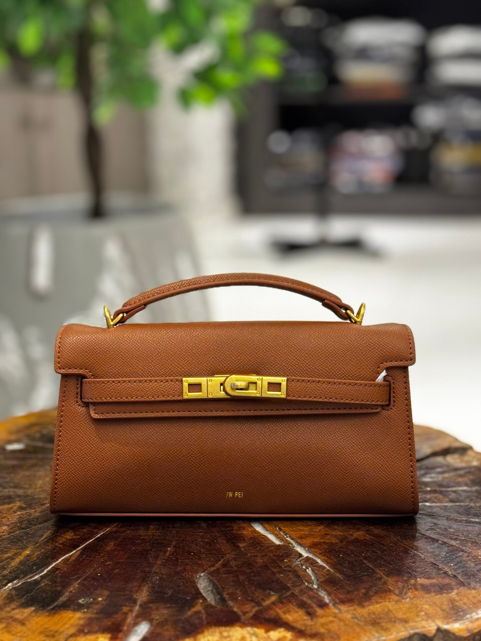 img_3916 NOOR TOP HANDLE BAG - Image 1