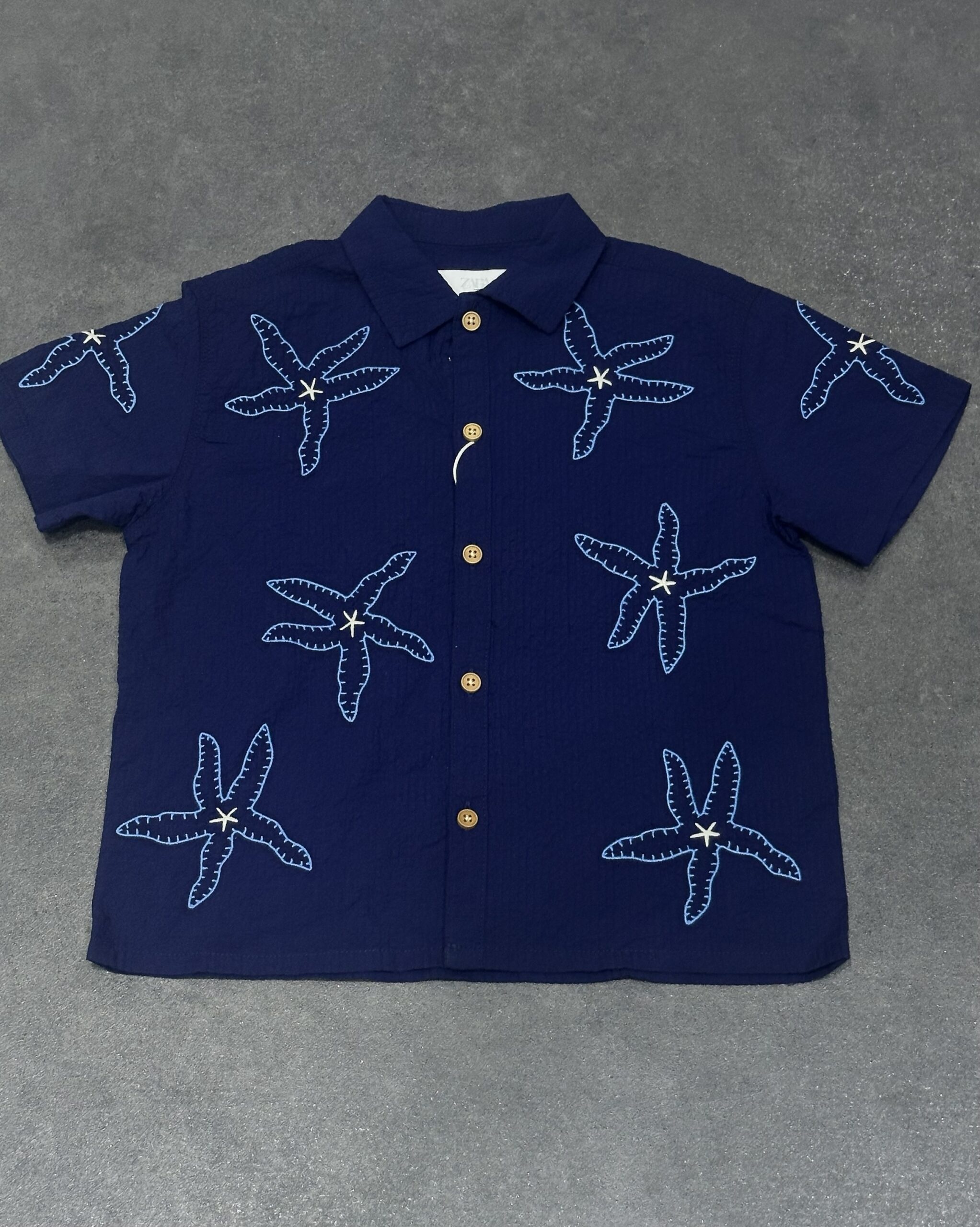 img_7984 Zara Kids Embroidered Star Seersucker Shirt - Image 1