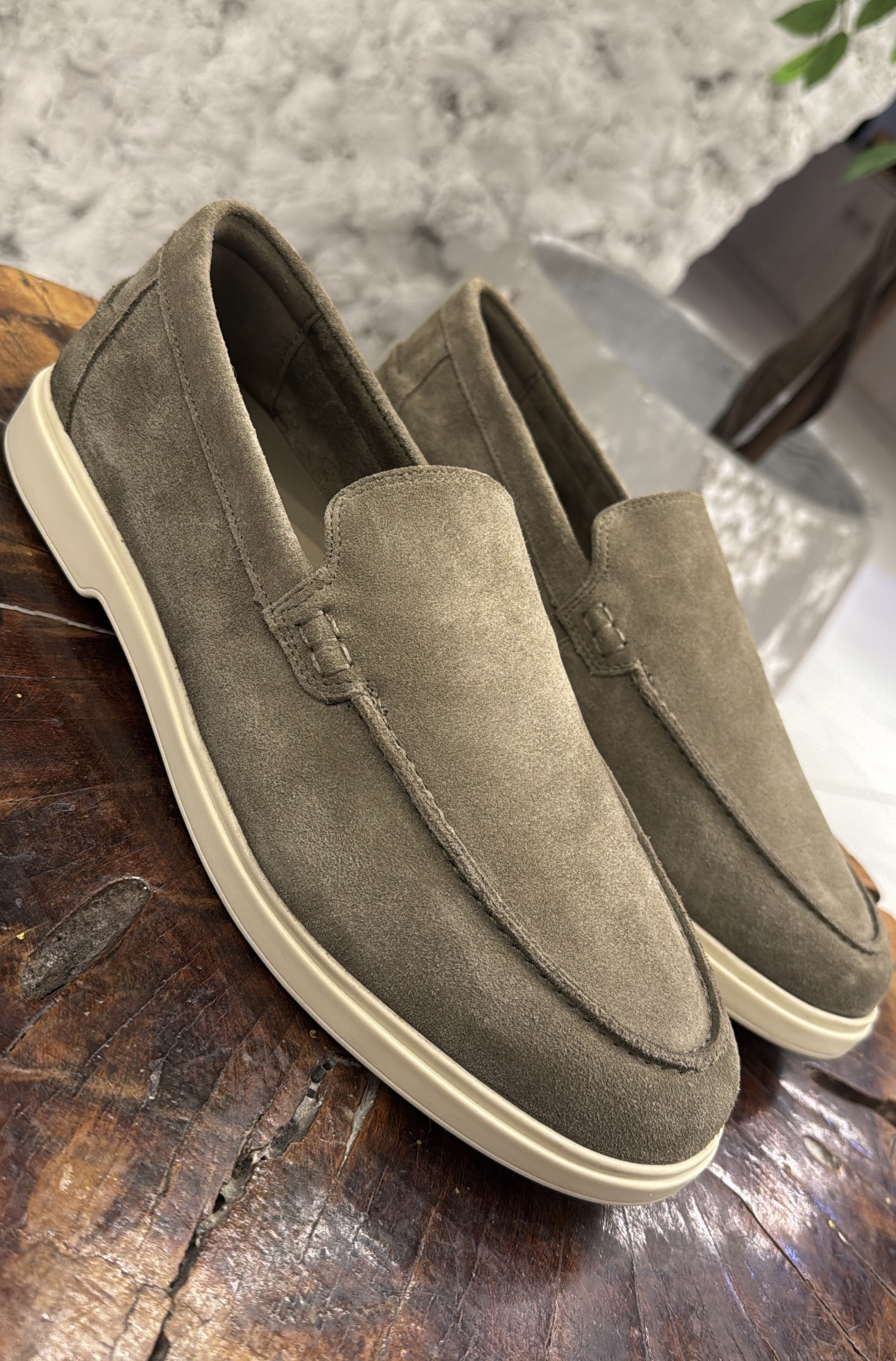 5bcdc6b2-1cec-4eb4-821a-9fe9c0e338b0 CASUAL LEATHER LOAFERS - Image 1