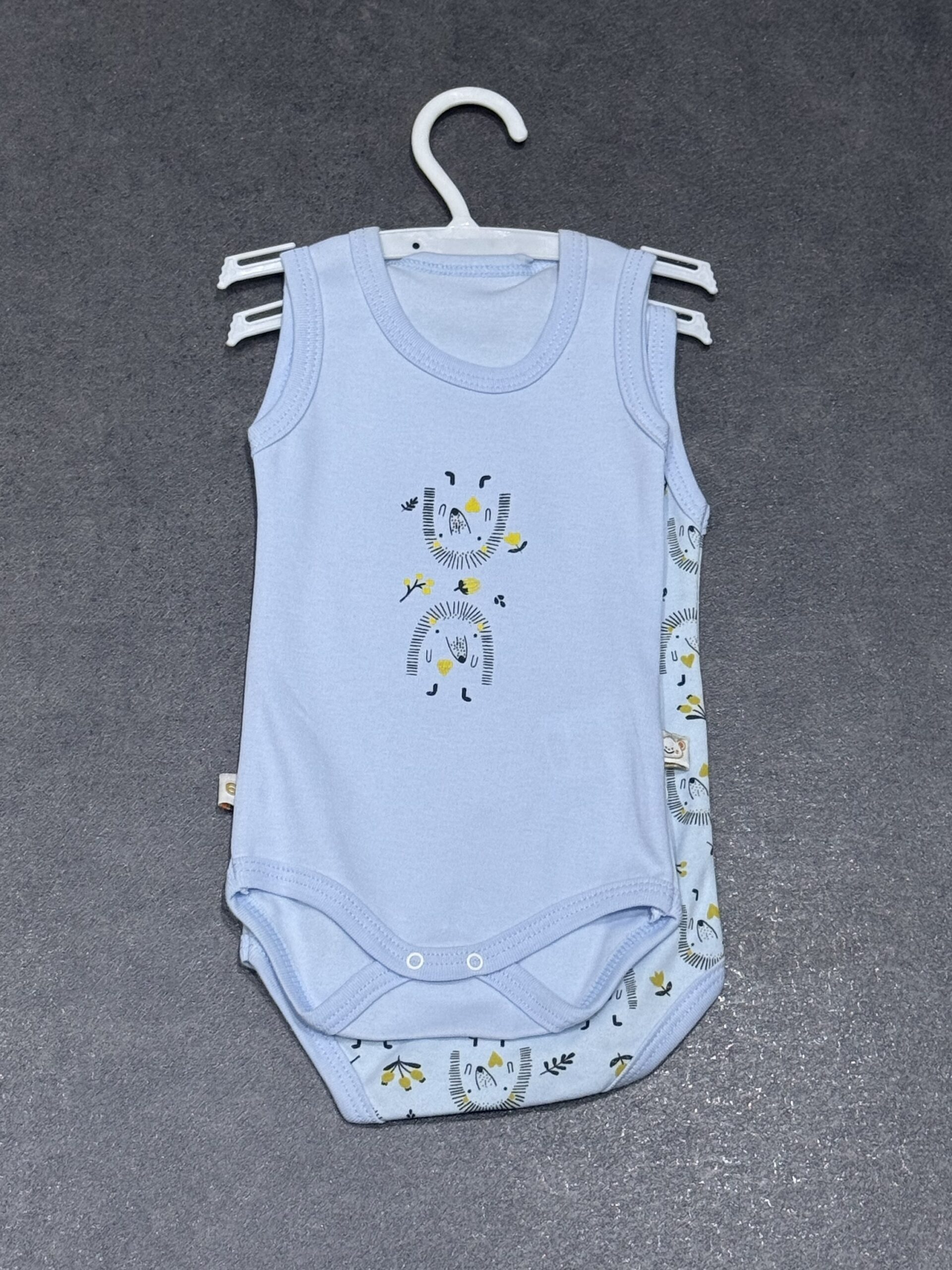 img_3897-4 Sleeveless baby bodysuit set - Image 1