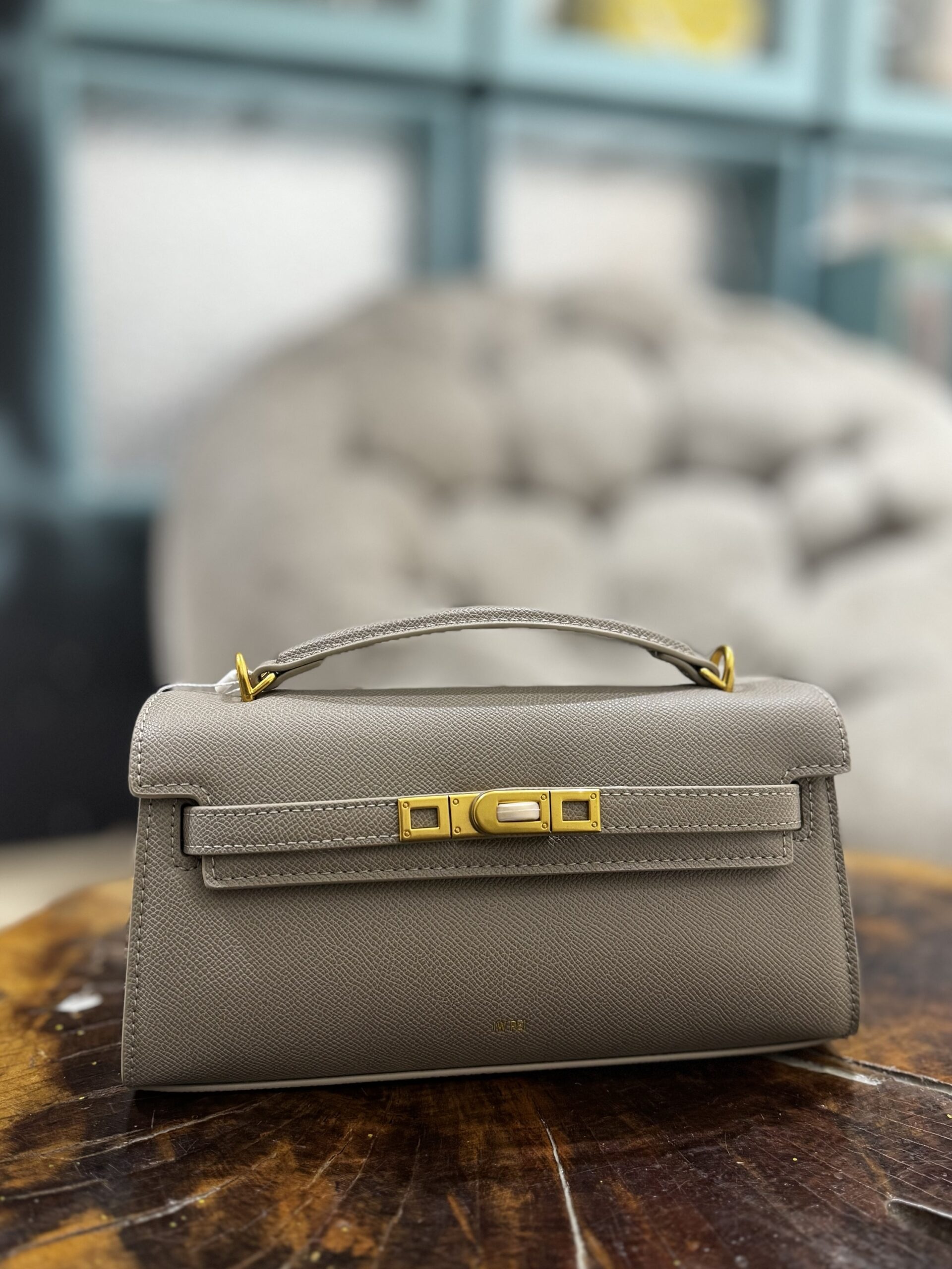 img_8381 NOOR TOP HANDLE BAG - Image 1