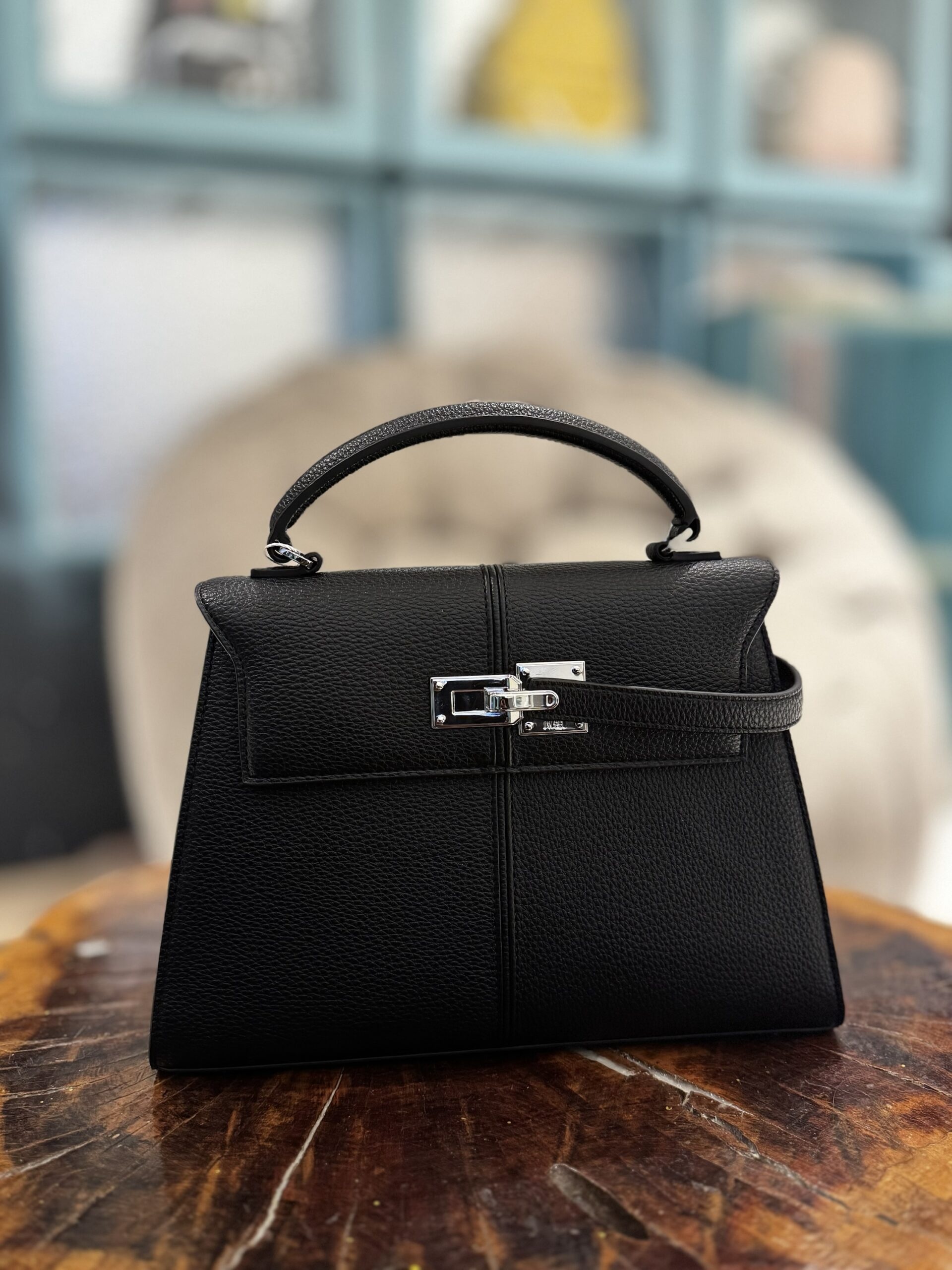 img_8400 ELISE LARGE TOP HANDLE BAG - Image 1