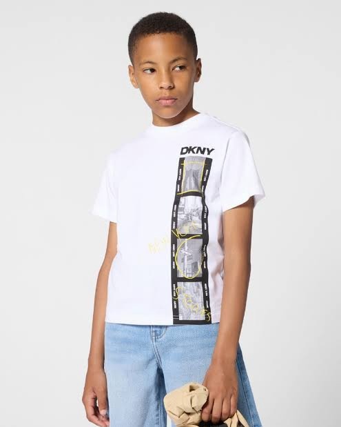 img_9129-2 White Cotton Graphic-Print T-Shirt - Image 1