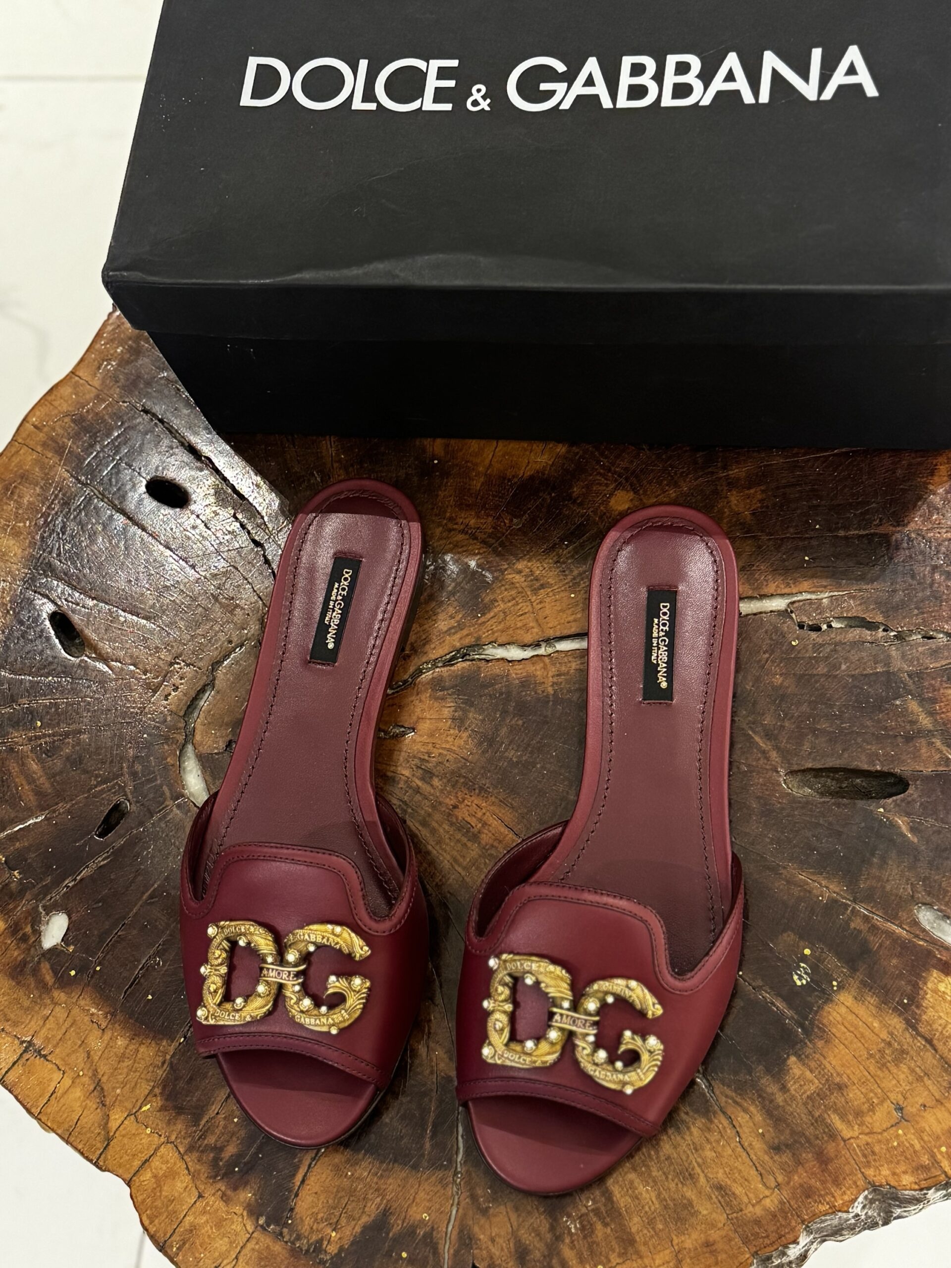 img_0523-2 DOLCE & GABBAN DG AMORE BIANCA LEATHER SLIDES - Image 1