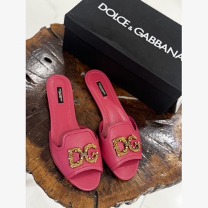 DOLCE & GABBAN DG AMORE  BIANCA LEATHER SLIDES