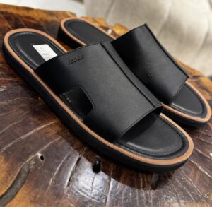 LEATHER SLIDE SANDALS